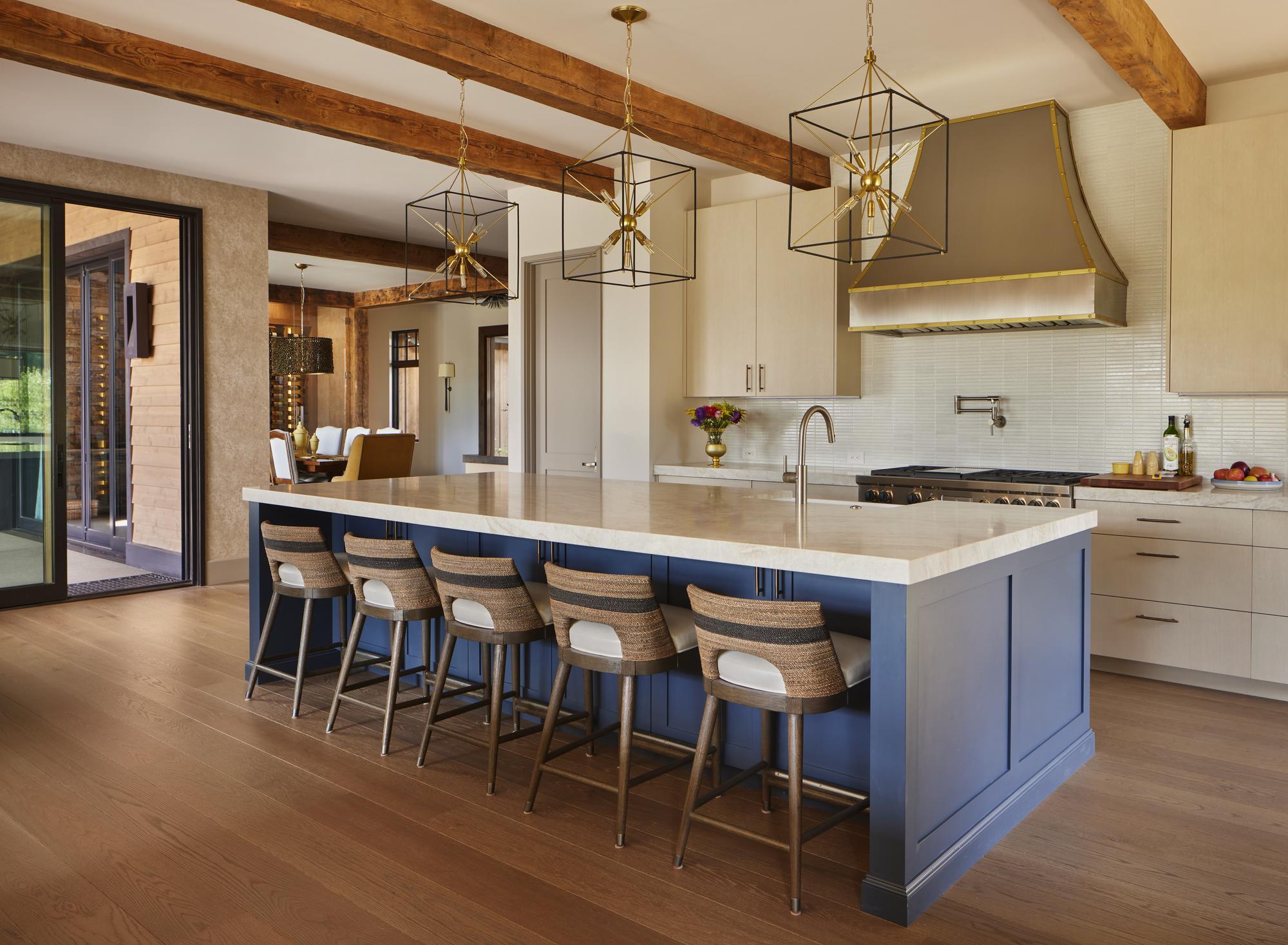 Engineered vs. Solid Wide Plank Floors: Choosing the Best Option for Luxury Homes and Apartments 