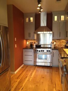 Cool Kitchens Contest: Wide Planks in Small Spaces