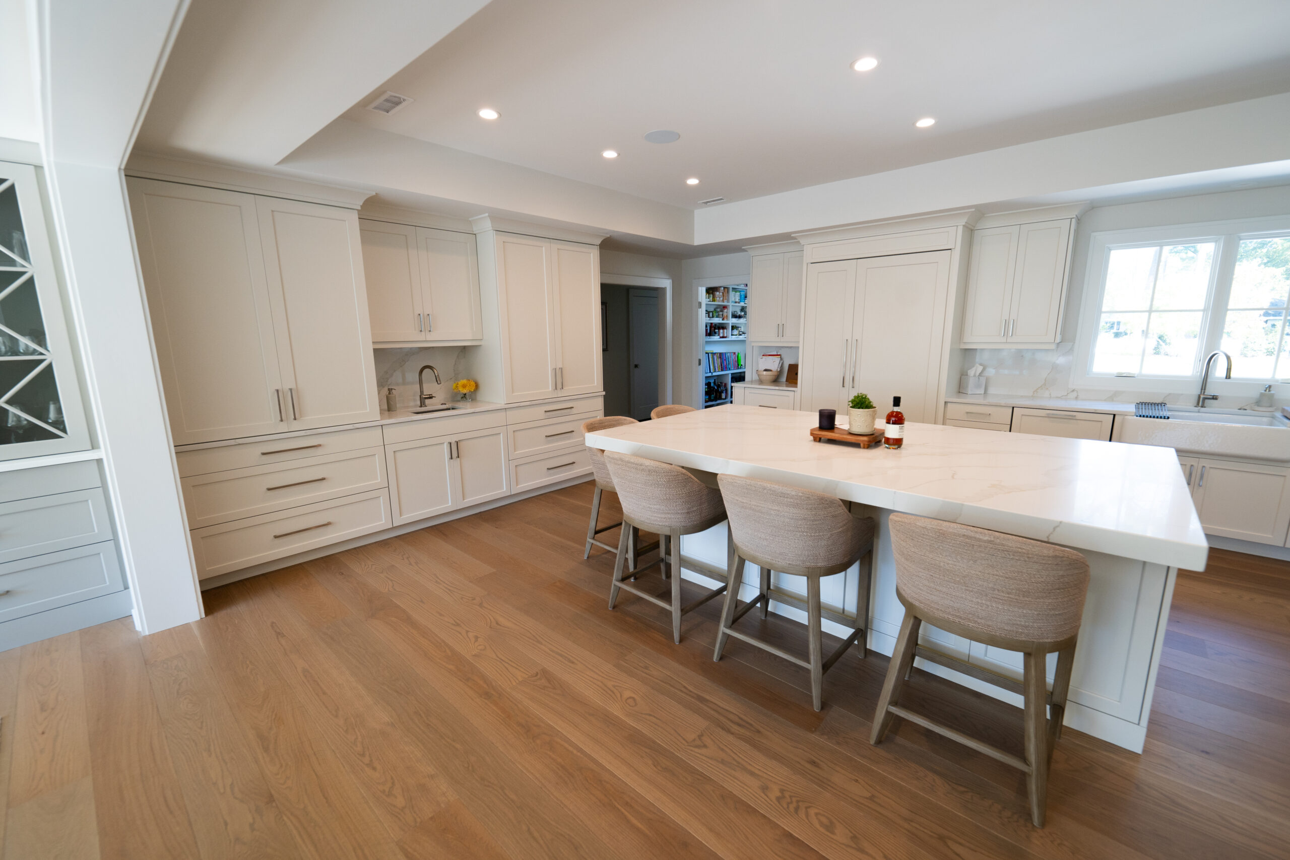 Custom vs Prefinished Flooring: What’s Right for Luxury Homes? 